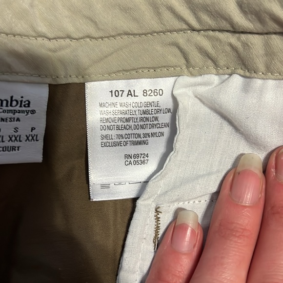 Columbia light weight Bermuda shorts - Picture 3 of 9